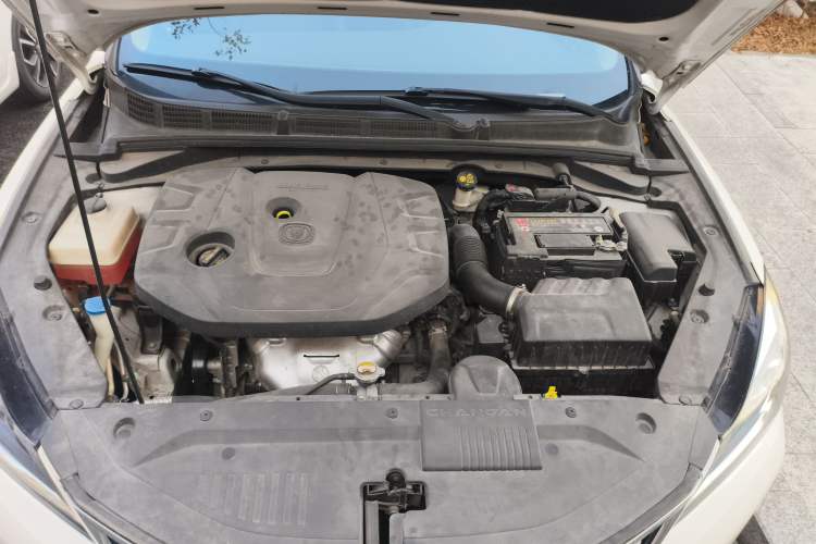 Used CHANGAN Eado 2019 High-Energy Edition 1.6L GDI Manual Pioneer Model China VI Standard Engine Bay