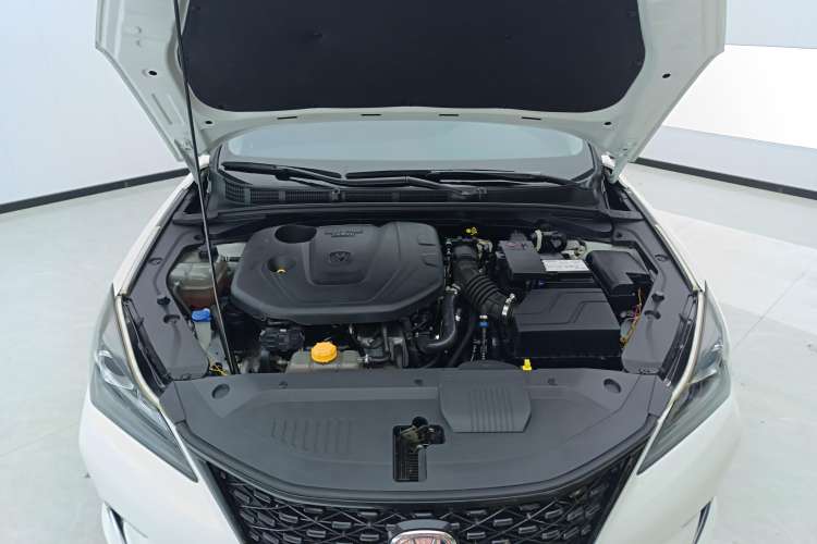 Used CHANGAN Eado 2019 Blue Whale Edition 280T GDI DCT Light-Speed Model Engine Bay