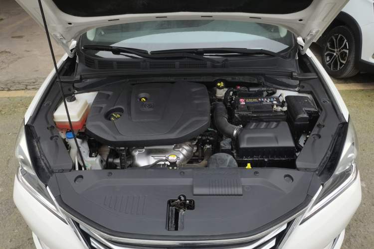 Used CHANGAN Eado 2019 High-Energy Edition 1.6L GDI Manual Pioneer Model China VI Standard Engine Bay