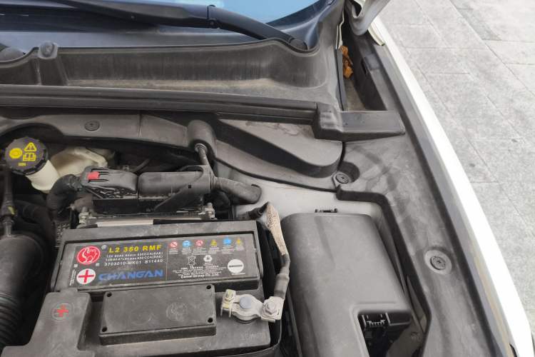 Used CHANGAN Eado 2019 High-Energy Edition 1.6L GDI Manual Pioneer Model China VI Standard Engine Bay Left
