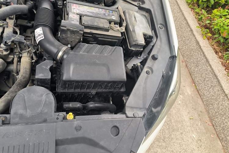 Used CHANGAN Eado 2019 1.6L GDI Manual Value Edition China VI Standard Engine Bay Left
