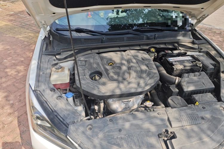Used CHANGAN Eado 2019 High-Energy Edition 1.6L GDI Manual Pioneer Model China VI Standard Engine Bay Right