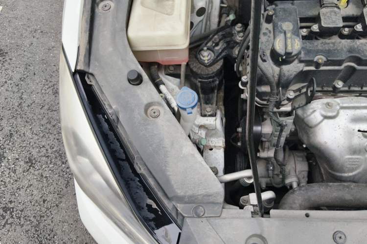 Used CHANGAN Eado 2019 1.6L GDI Manual Value Edition China VI Standard Engine Bay Right