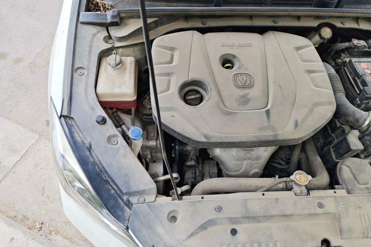 Used CHANGAN Eado 2019 High-Energy Edition 1.6L GDI Automatic Pioneer Model China VI Standard Engine Bay Right