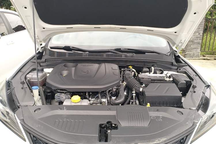 Used CHANGAN Eado 2019 Blue Whale Edition 280T GDI DCT High-Speed Model Engine Bay