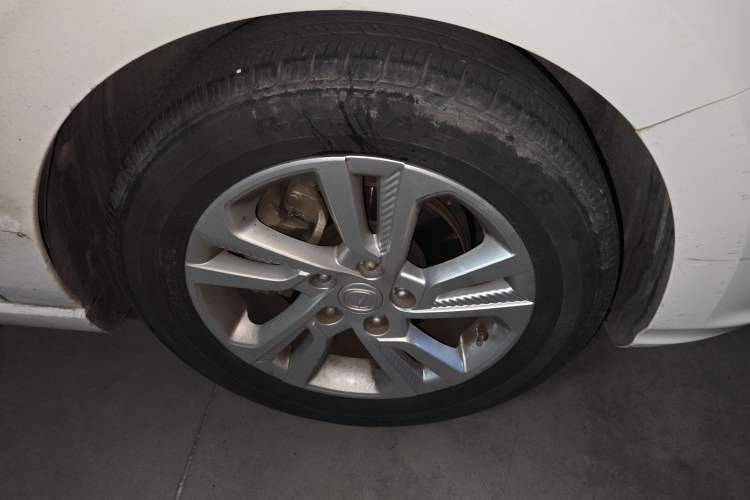 Used CHANGAN Eado 2019 High-Energy Edition 1.6L GDI Automatic Pioneer Model China VI Standard Exterior 1