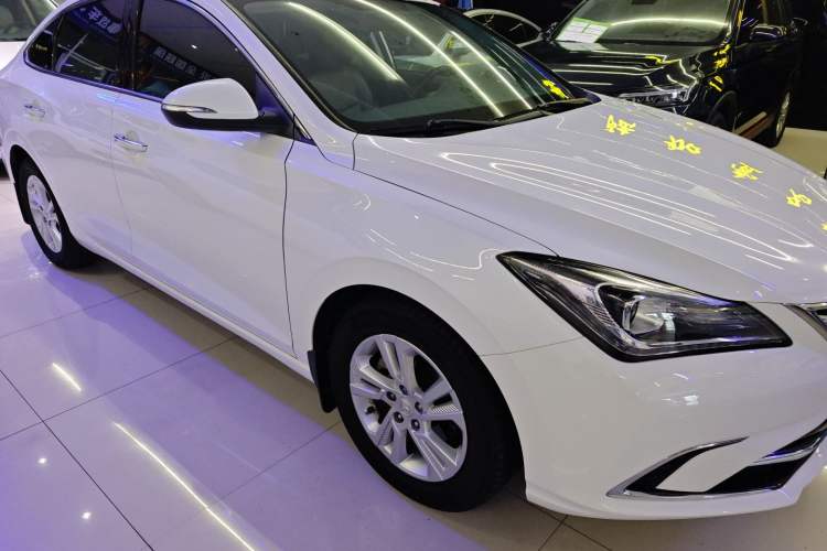 Used CHANGAN Eado 2019 High-Energy Edition 1.6L GDI Automatic Pioneer Model China VI Standard Exterior 2