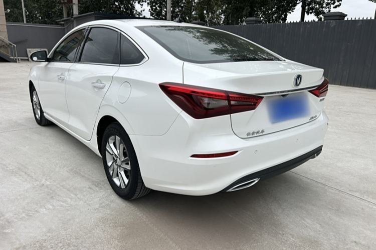 Used CHANGAN Eado 2019 Blue Whale Edition 280T GDI DCT High-Speed Model Exterior 3