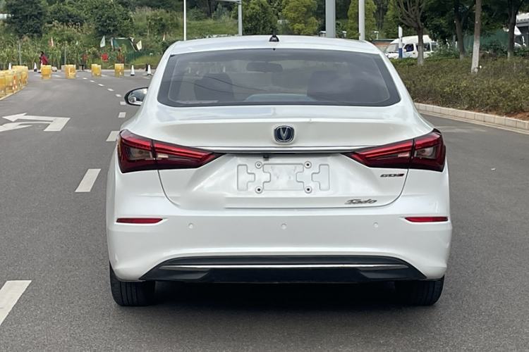 Used CHANGAN Eado 2019 High-Energy Edition 1.6L GDI Automatic Pioneer Model China VI Standard Exterior 3