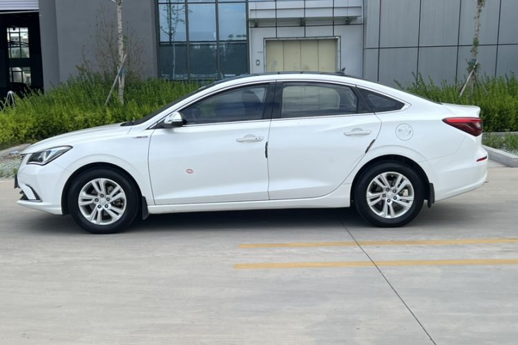 Used CHANGAN Eado 2019 1.6L GDI Manual Value Edition China VI Standard Exterior 3