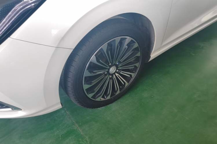 Used CHANGAN Eado 2019 Blue Whale Edition 280T GDI DCT High-Speed Model Exterior 3
