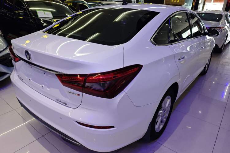 Used CHANGAN Eado 2019 High-Energy Edition 1.6L GDI Automatic Pioneer Model China VI Standard Exterior 3