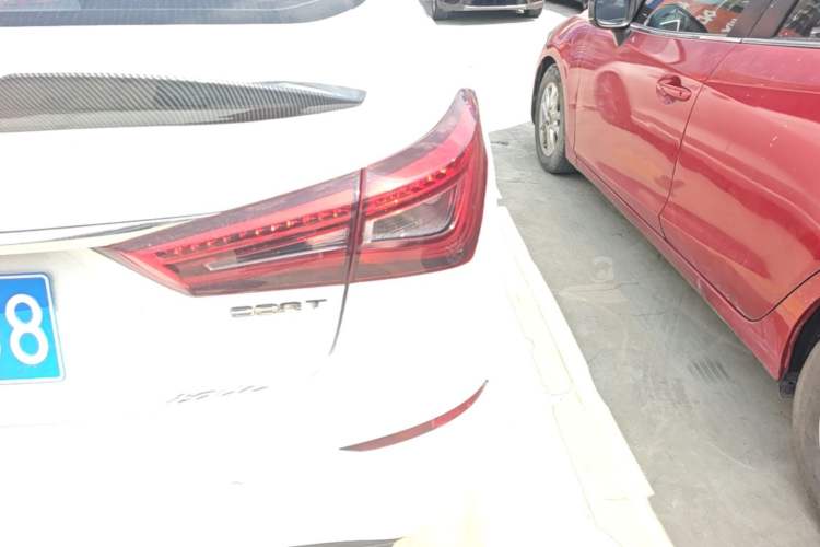 Used CHANGAN Eado 2019 Blue Whale Edition 280T GDI DCT Light-Speed Model Exterior 3