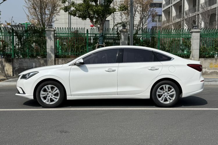 Used CHANGAN Eado 2019 1.6L GDI Manual Value Edition China VI Standard Exterior 4