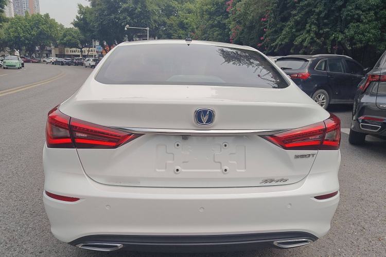 Used CHANGAN Eado 2019 Blue Whale Edition 280T GDI DCT High-Speed Model Exterior 4