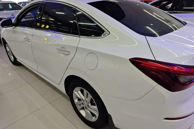Used CHANGAN Eado 2019 High-Energy Edition 1.6L GDI Automatic Pioneer Model China VI Standard Exterior 5