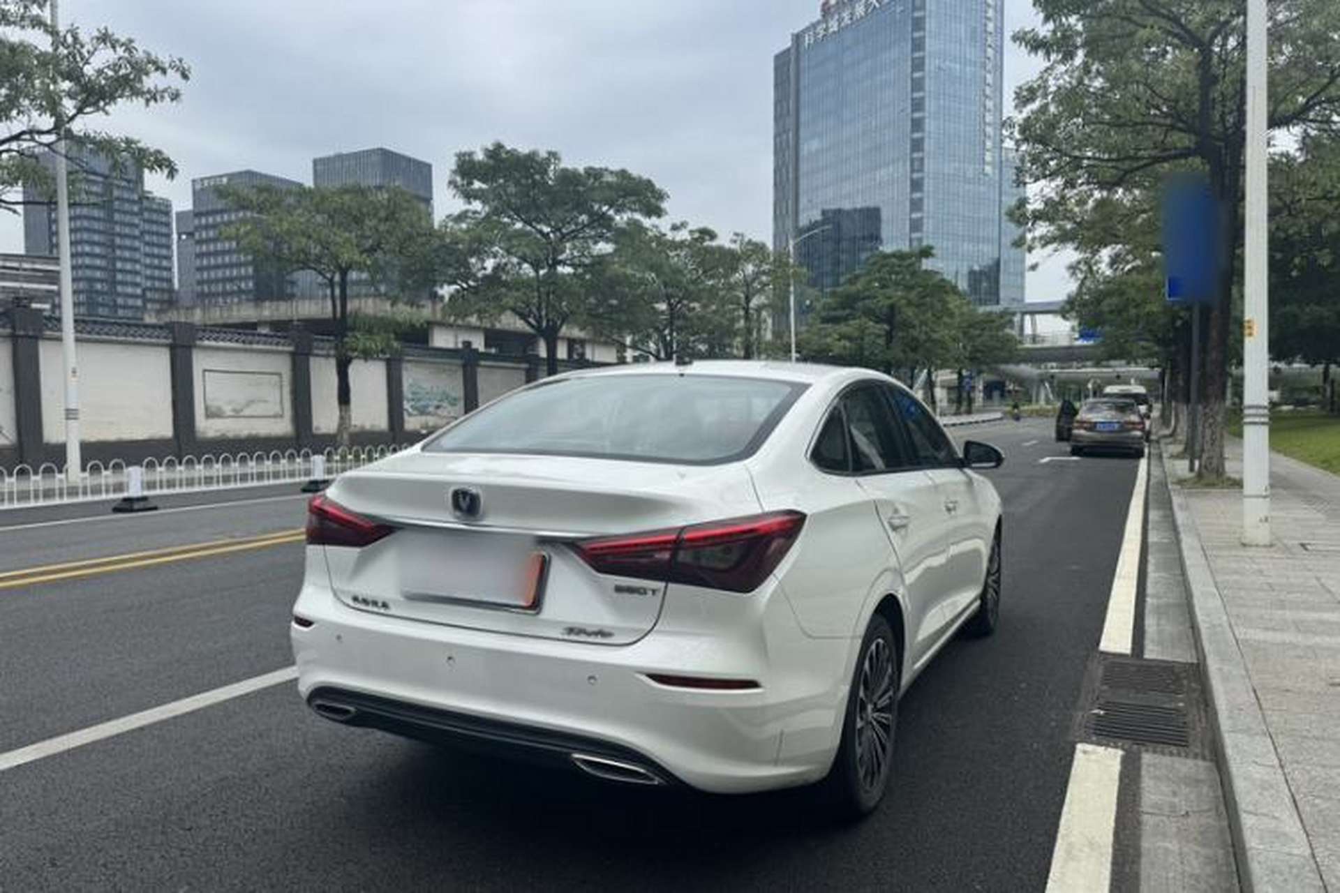 Used CHANGAN Eado 2019 Blue Whale Edition 280T GDI DCT High-Speed Model Exterior 6