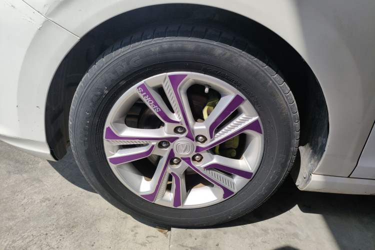 Used CHANGAN Eado 2019 Blue Whale Edition 280T GDI DCT High-Speed Model Exterior 7