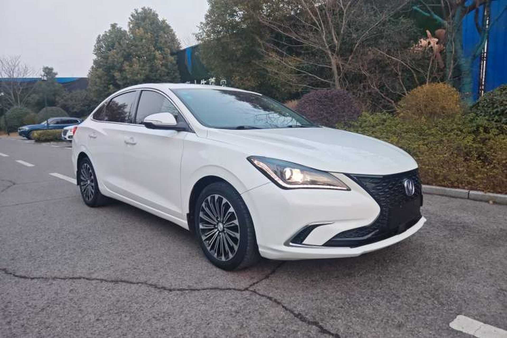 Used CHANGAN Eado 2019 Blue Whale Edition 280T GDI DCT High-Speed Model Exterior 7