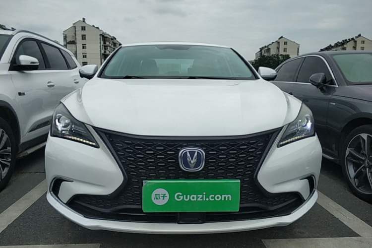 Used CHANGAN Eado 2019 Blue Whale Edition 280T GDI DCT Light-Speed Model Front