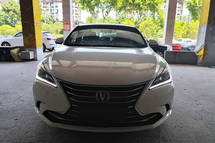 Used CHANGAN Eado 2019 Blue Whale Edition 280T GDI DCT Light-Speed Model Front