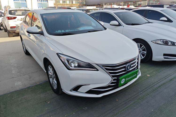Used CHANGAN Eado 2019 High-Energy Edition 1.6L GDI Manual Pioneer Model China VI Standard Front Right 45 Deg