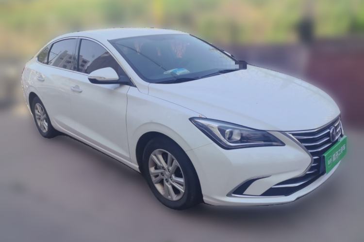 Used CHANGAN Eado 2019 1.6L GDI Manual Value Edition China VI Standard Front Right 45 Deg