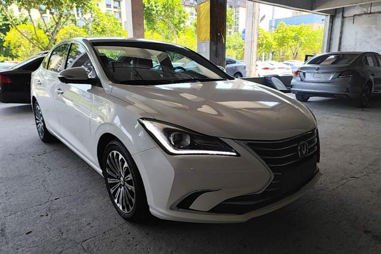 Used CHANGAN Eado 2019 Blue Whale Edition 280T GDI DCT Light-Speed Model Front Right 45 Deg