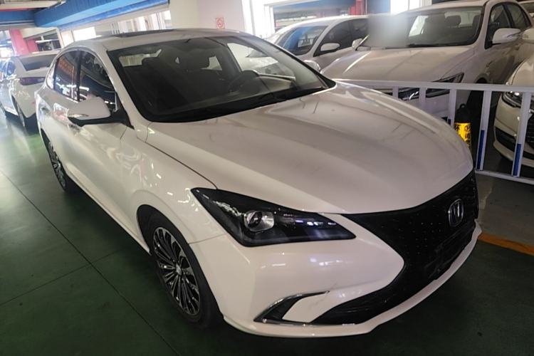 Used CHANGAN Eado 2019 Blue Whale Edition 280T GDI DCT Light-Speed Model Front Right 45 Deg