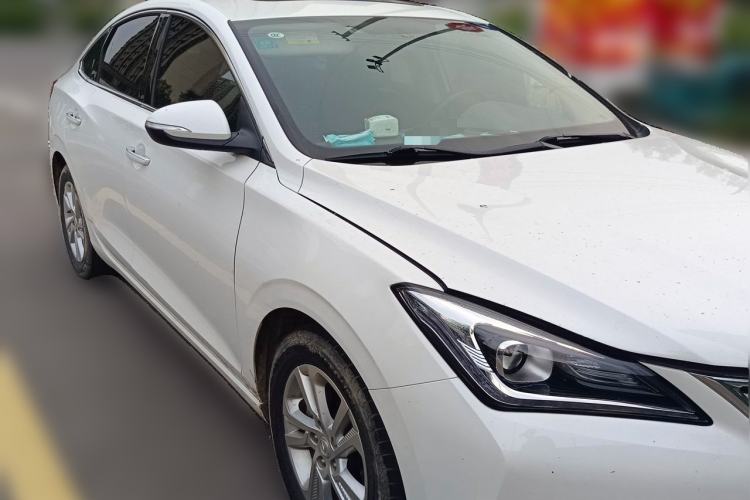 Used CHANGAN Eado 2019 1.6L GDI Manual Value Edition China VI Standard Front Right 45 Deg