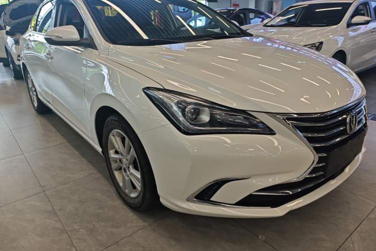 Used CHANGAN Eado 2019 High-Energy Edition 1.6L GDI Manual Pioneer Model China VI Standard Front Right 45 Deg