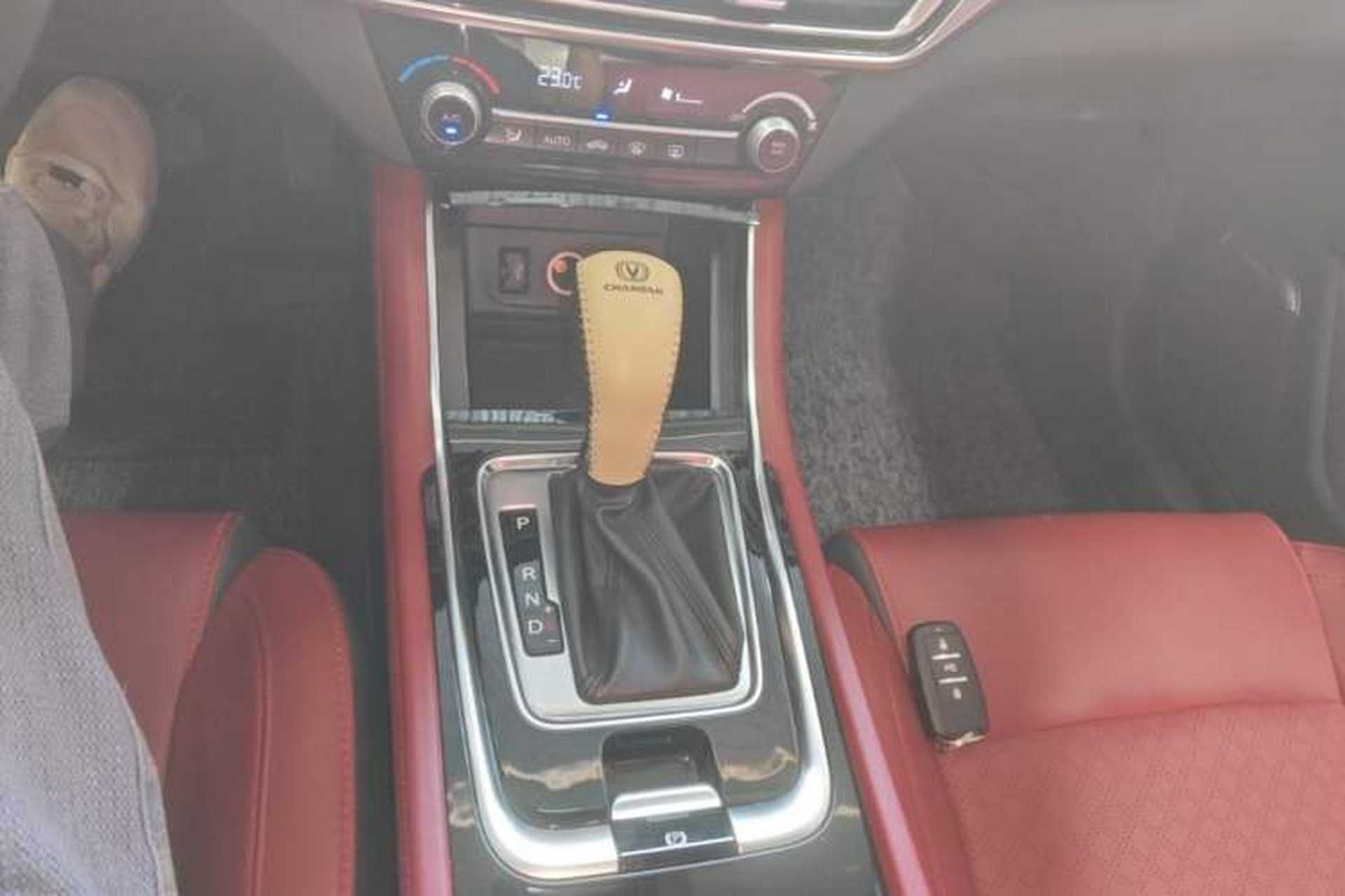 Used CHANGAN Eado 2019 Blue Whale Edition 280T GDI DCT High-Speed Model Gear Lever