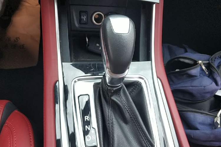 Used CHANGAN Eado 2019 Blue Whale Edition 280T GDI DCT Light-Speed Model Gear Lever