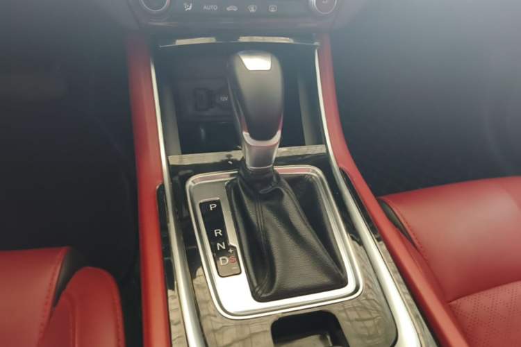 Used CHANGAN Eado 2019 Blue Whale Edition 280T GDI DCT High-Speed Model Gear Lever