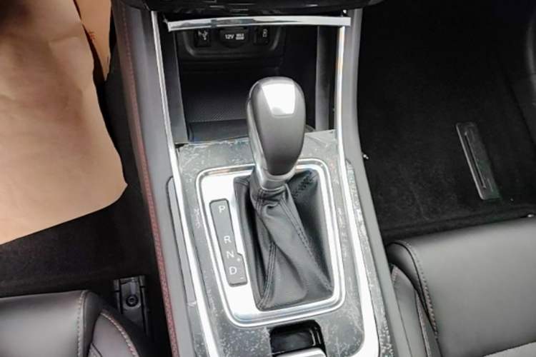 Used CHANGAN Eado 2019 Blue Whale Edition 280T GDI DCT High-Speed Model Gear Lever