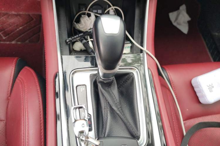 Used CHANGAN Eado 2019 Blue Whale Edition 280T GDI DCT High-Speed Model Gear Lever