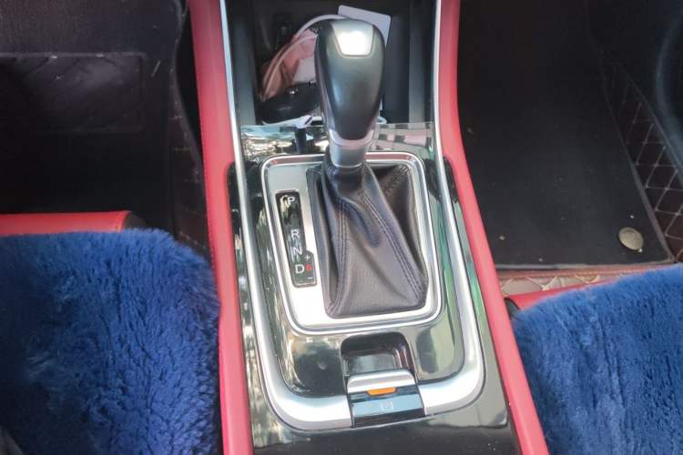 Used CHANGAN Eado 2019 Blue Whale Edition 280T GDI DCT High-Speed Model Gear Lever