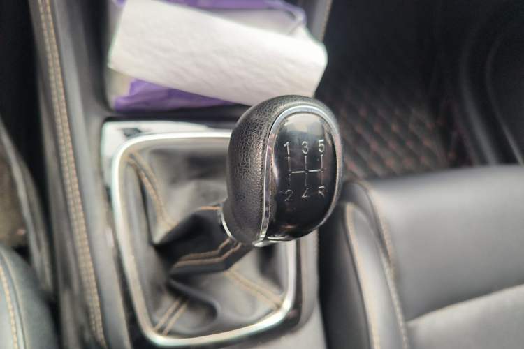 Used CHANGAN Eado 2019 1.6L GDI Manual Value Edition China VI Standard Gear Lever