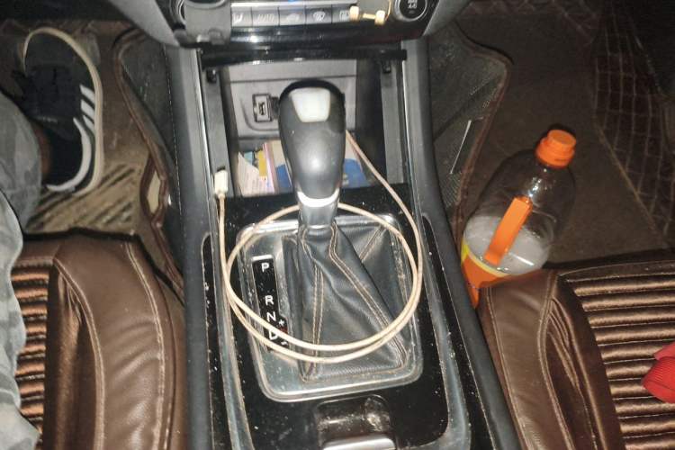 Used CHANGAN Eado 2019 High-Energy Edition 1.6L GDI Automatic Pioneer Model China VI Standard Gear Lever