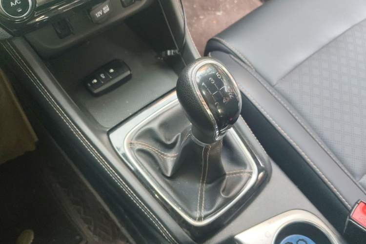 Used CHANGAN Eado 2019 1.6L GDI Manual Value Edition China VI Standard Gear Lever