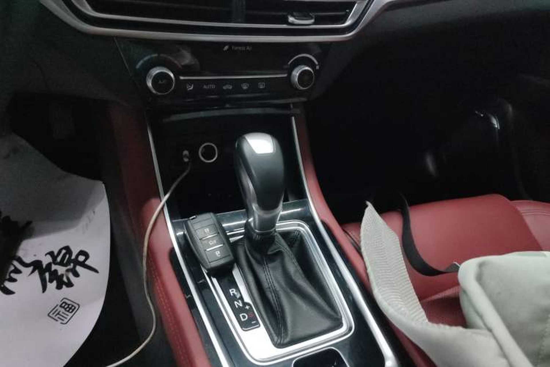 Used CHANGAN Eado 2019 Blue Whale Edition 280T GDI DCT Light-Speed Model Gear Lever