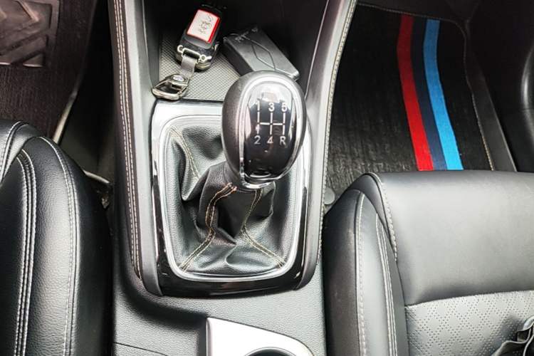 Used CHANGAN Eado 2019 1.6L GDI Manual Value Edition China VI Standard Gear Lever