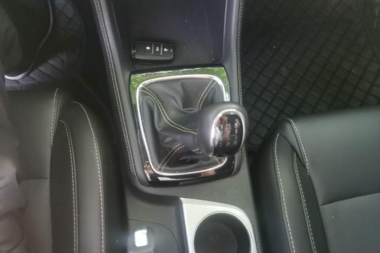 Used CHANGAN Eado 2019 1.6L GDI Manual Value Edition China VI Standard Gear Lever