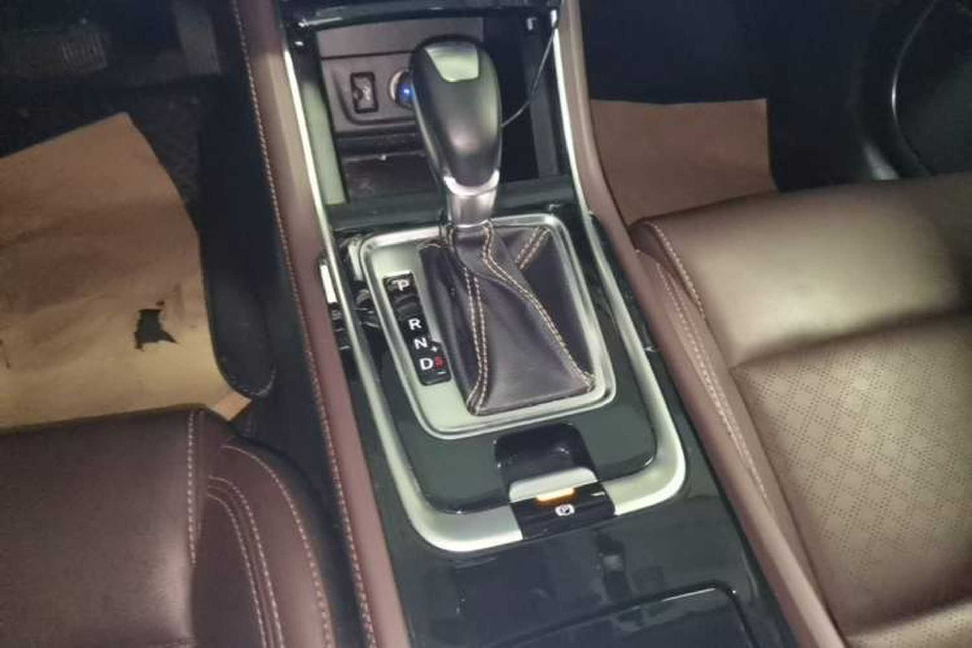 Used CHANGAN Eado 2019 High-Energy Edition 1.6L GDI Automatic Zhenfeng Model China VI Standard Gear Lever