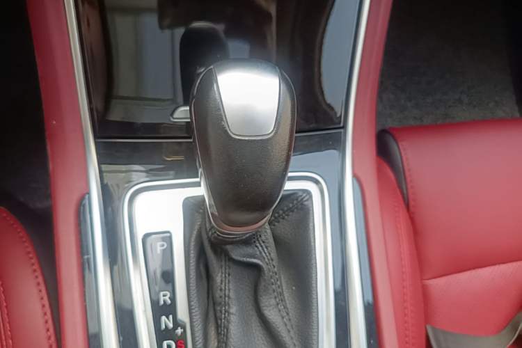 Used CHANGAN Eado 2019 Blue Whale Edition 280T GDI DCT Light-Speed Model Gear Lever