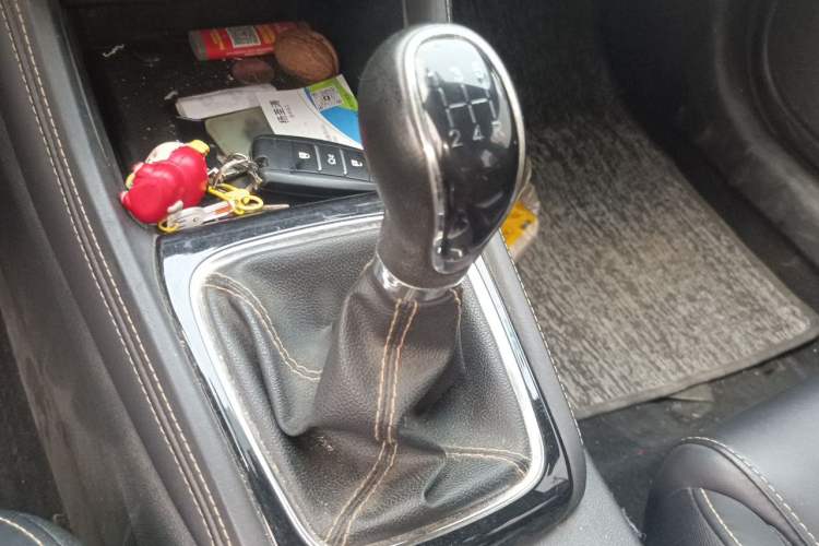 Used CHANGAN Eado 2019 1.6L GDI Manual Value Edition China VI Standard Gear Lever