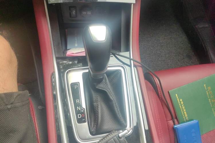 Used CHANGAN Eado 2019 Blue Whale Edition 280T GDI DCT High-Speed Model Gear Lever