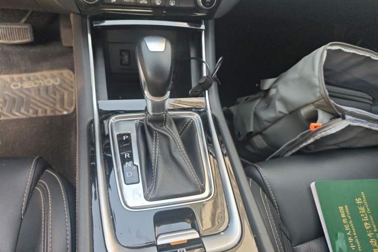 Used CHANGAN Eado 2019 High-Energy Edition 1.6L GDI Automatic Pioneer Model China VI Standard Gear Lever