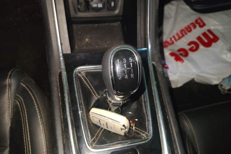 Used CHANGAN Eado 2019 High-Energy Edition 1.6L GDI Manual Pioneer Model China VI Standard Gear Lever