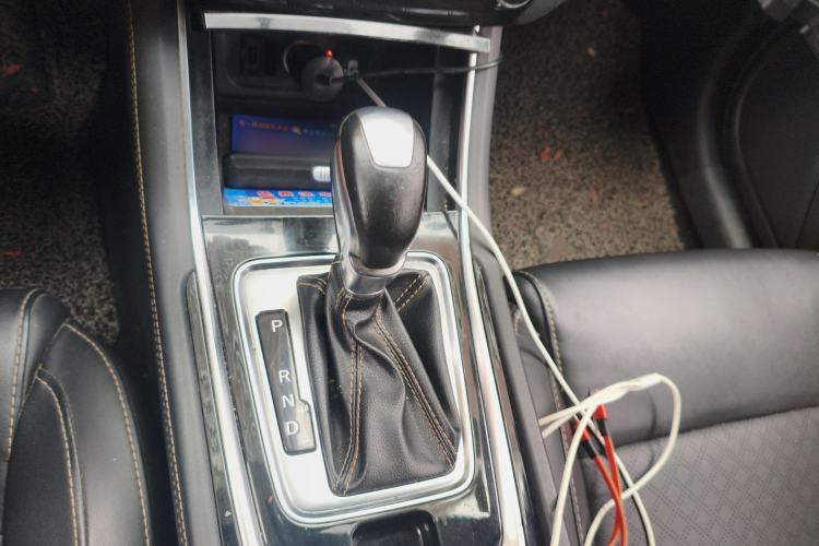 Used CHANGAN Eado 2019 High-Energy Edition 1.6L GDI Automatic Pioneer Model China VI Standard Gear Lever
